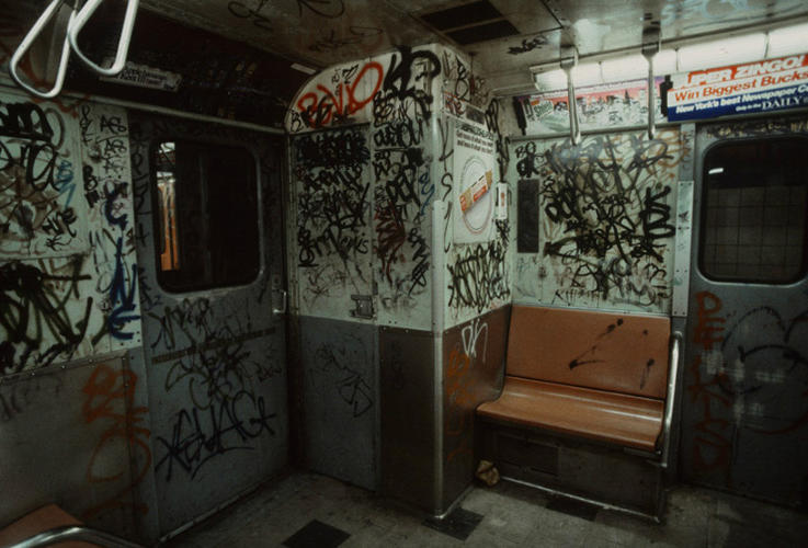 Travel Back To 1981 New York With These Photos Of A Gritty, Graffiti ...