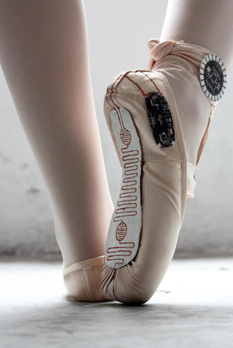 Electronic Ballet Shoes Paint Dance Like A Calligraphy Brush | Co ...